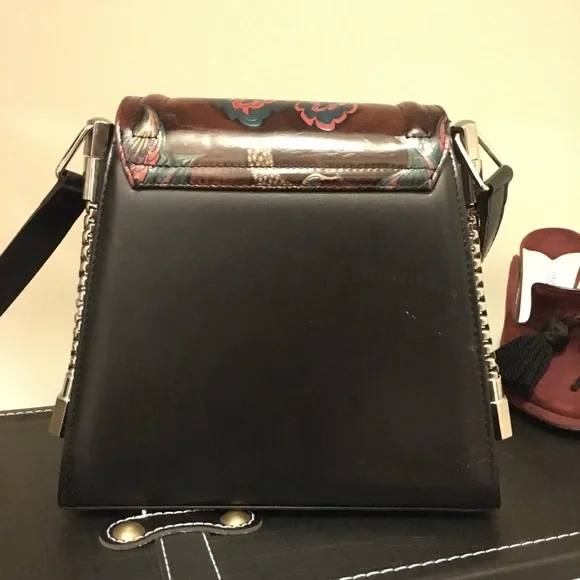 Alexander Women Made in Italy Leather Handbag - Picture 5 of 6